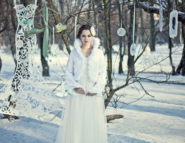 ślub w zimie, zimowa Panna Młoda, zimowe okrycie do ślubu